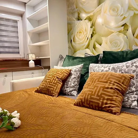 Deluxury Mirror Centrum Apartmán