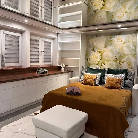 Deluxury Mirror Centrum Apartmán