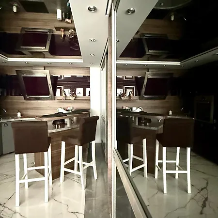 Deluxury Mirror Centrum Warsaw