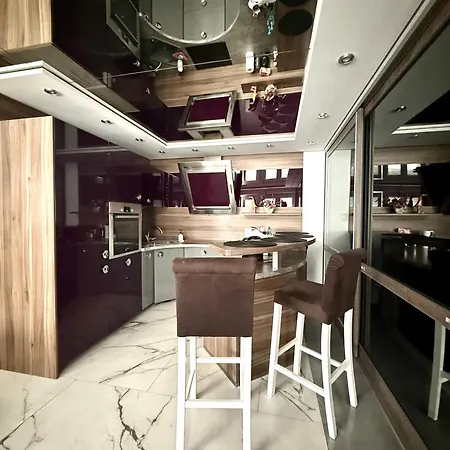 Deluxury Mirror Centrum