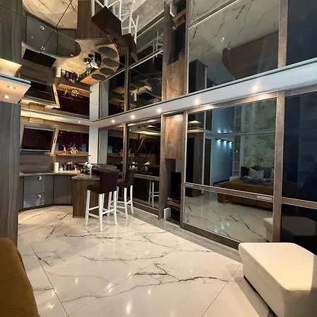 Deluxury Mirror Centrum * Varsóvia