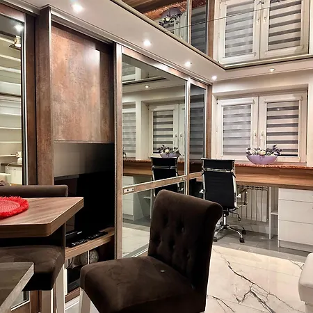 Deluxury Mirror Centrum 바르샤바