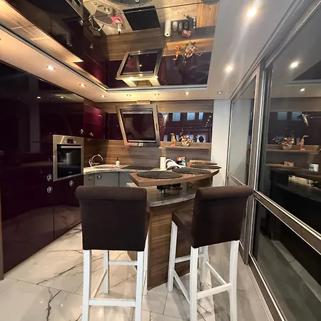 Deluxury Mirror Centrum * 바르샤바