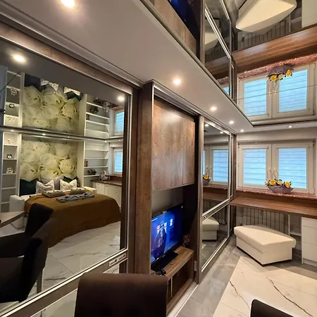 Appartement Deluxury Mirror Centrum *